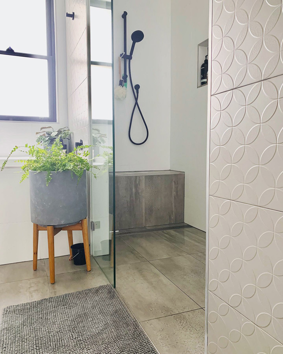 ensuite2-copy-2 ensuite detail shows featured embossed tiles and black tapware